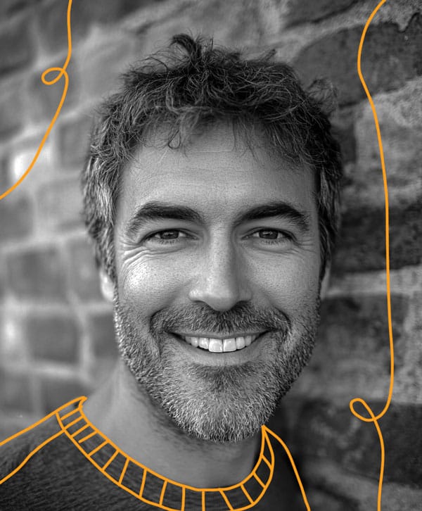 Ingénieur en informatique, Marc a co-développé plusieurs jeux de cartes en ligne. Sa compréhension technique des mécanismes de jeu et de l'ergonomie des outils le rend apte à évaluer l'efficacité et la convivialité des mélangeurs de cartes.
